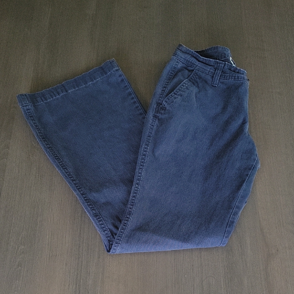 Old Navy "The Diva" Flared Chinos in Navy